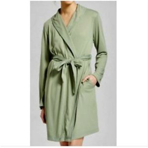 Green bath robe
